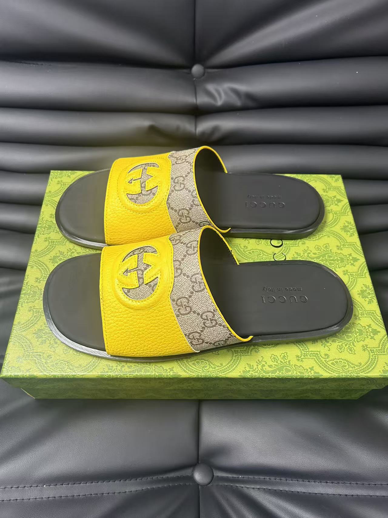 GG Men's 25 Slide Yellow Brown Calfskin 540252