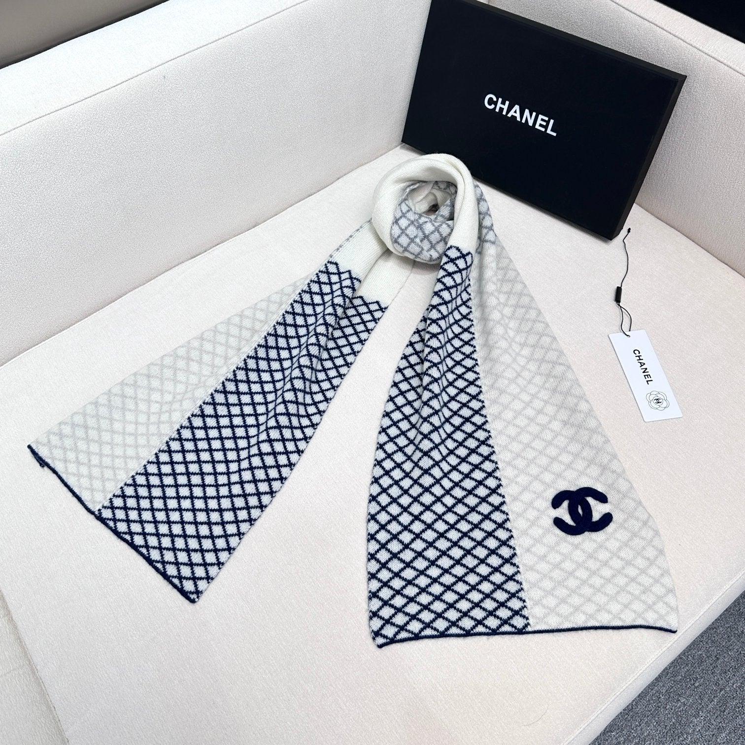 CC Scarf 190 CM In White Mix Black Cashmere  408543