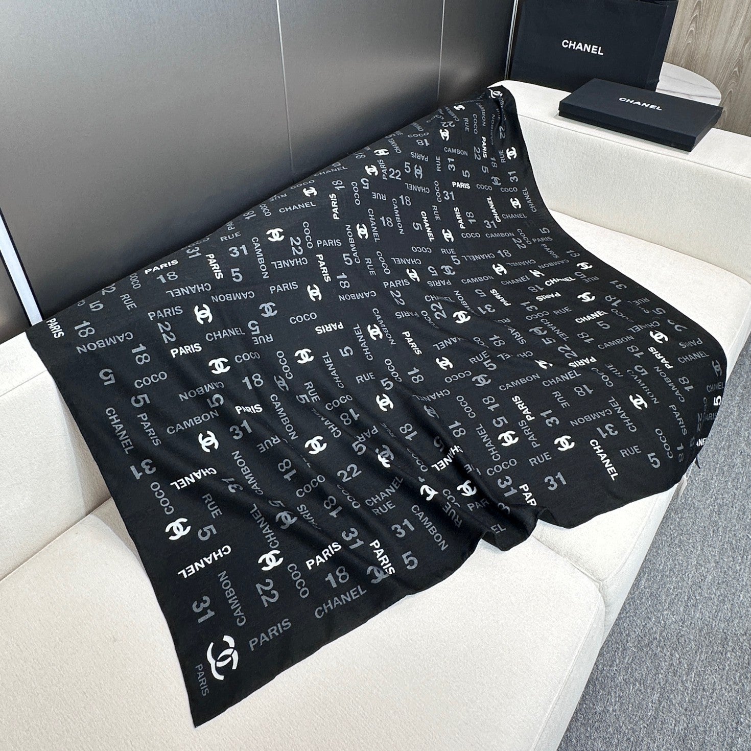 CC Square Scarf 140 CM In Black Cashmere Silk  422704