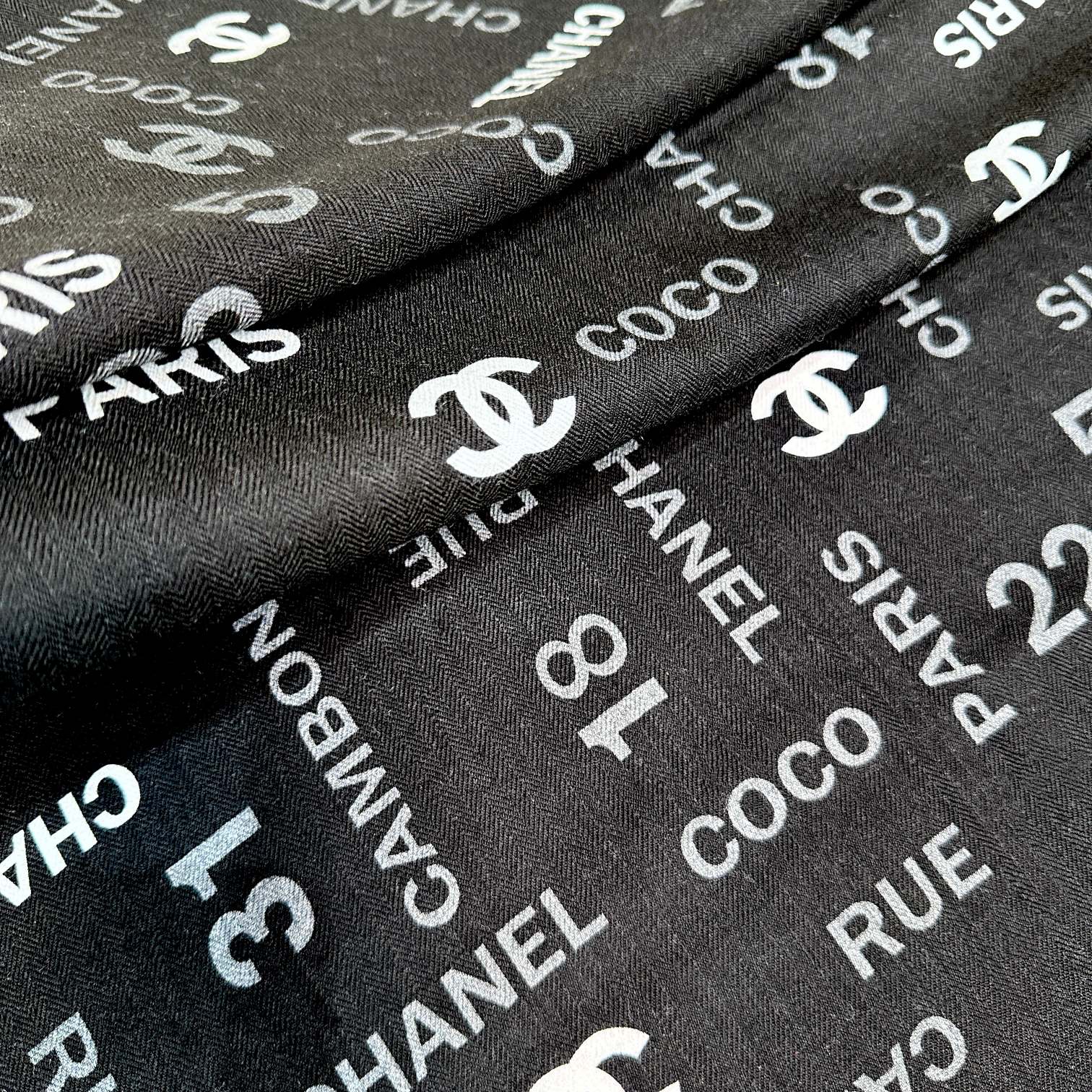 CC Square Scarf 140 CM In Black Cashmere Silk  422704