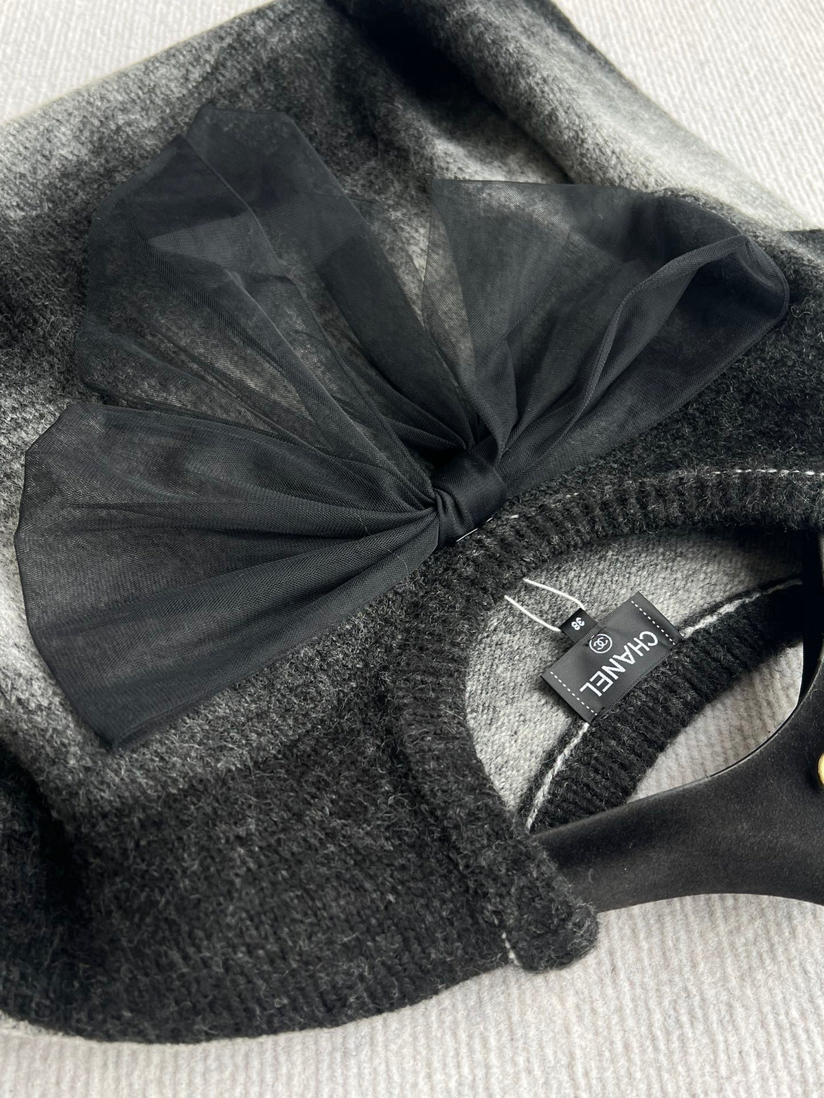 Chanel 25 Bow Round Neck Sweater Black Gray Cashmere 316413