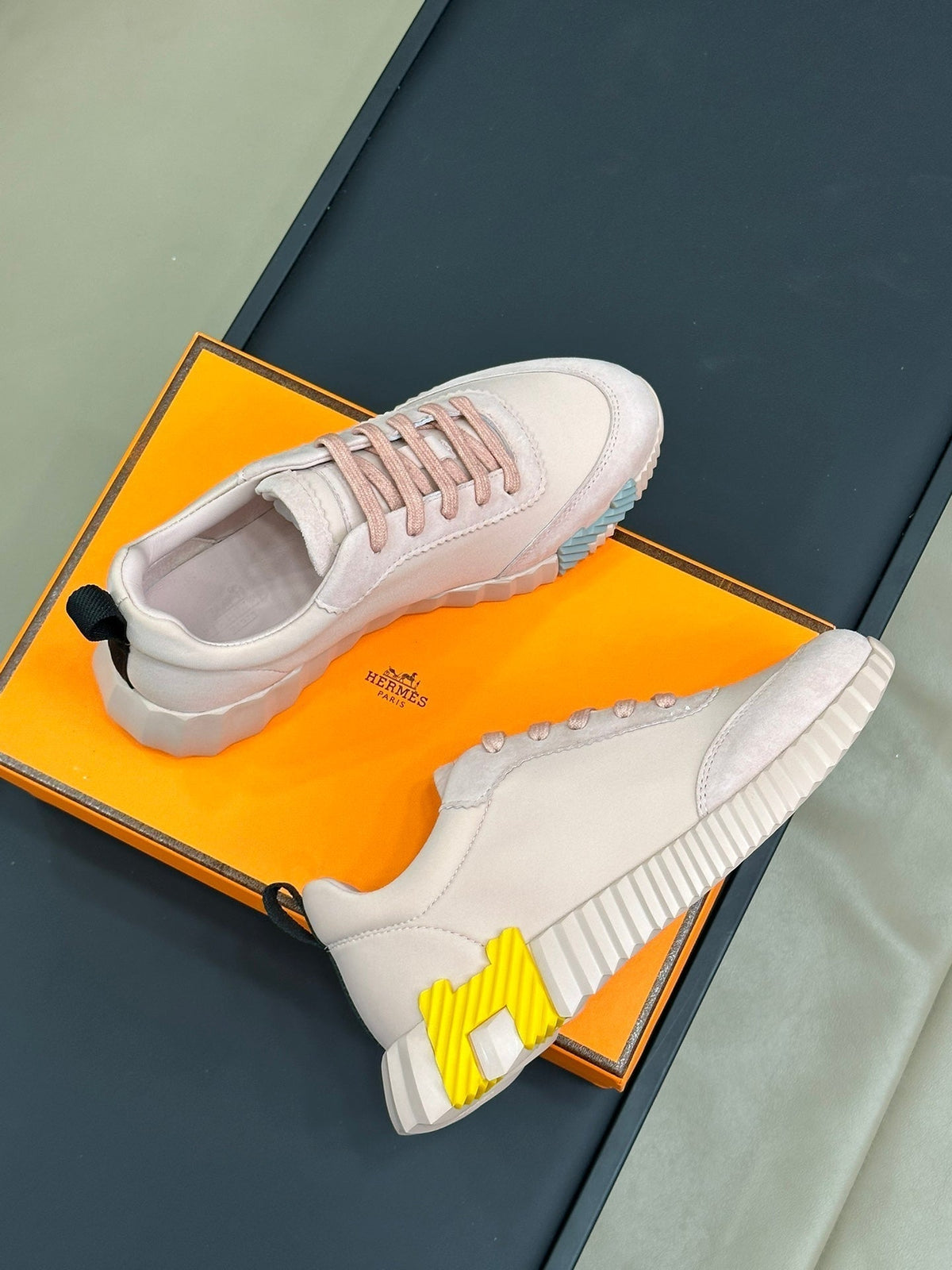 BOUNCING SNEAKERS LIGHT PINK CALFSKIN