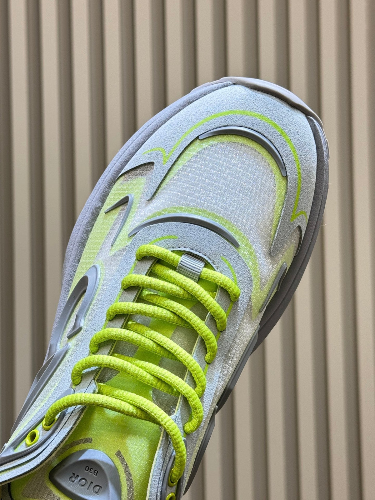 CD 26 B30 Sneaker Neon Green Silver Gray Mesh TPU 621820