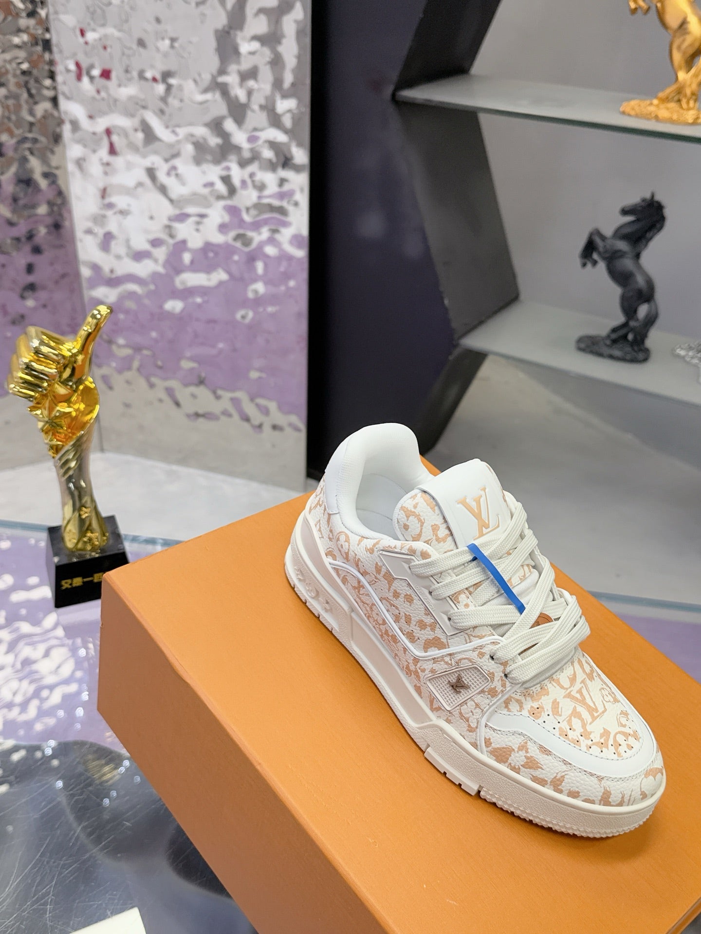 LV x Tyler 26ss Sneaker White Beige Cowhide  672142