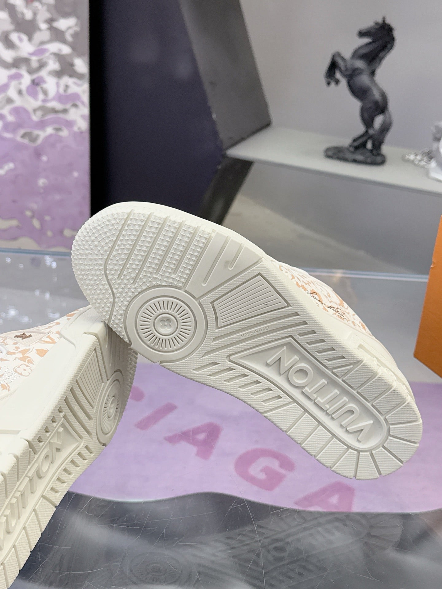 LV x Tyler 26ss Sneaker White Beige Cowhide  672142