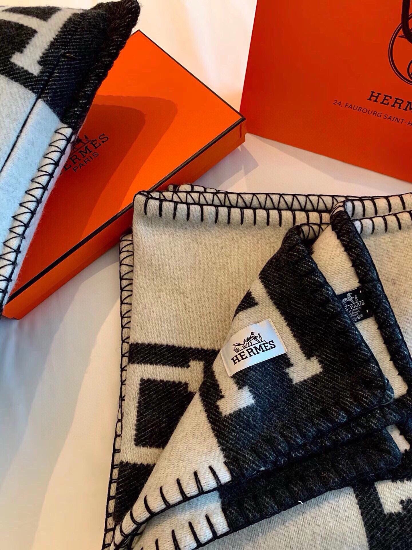 HM Blanket Black White Wool Cashmere