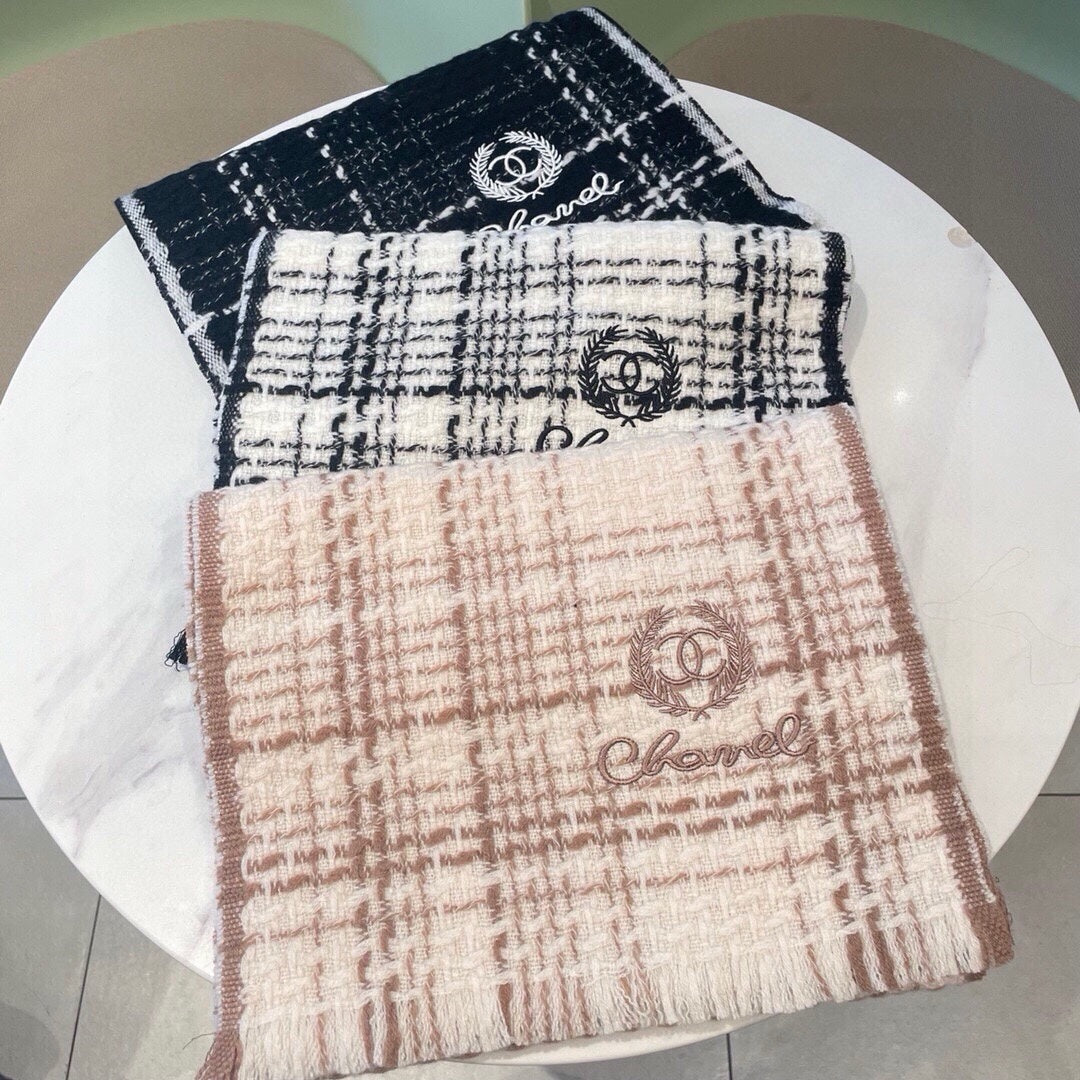 CC Scarf 186 CM In White With Brown Stripes Fleece Wool 416926