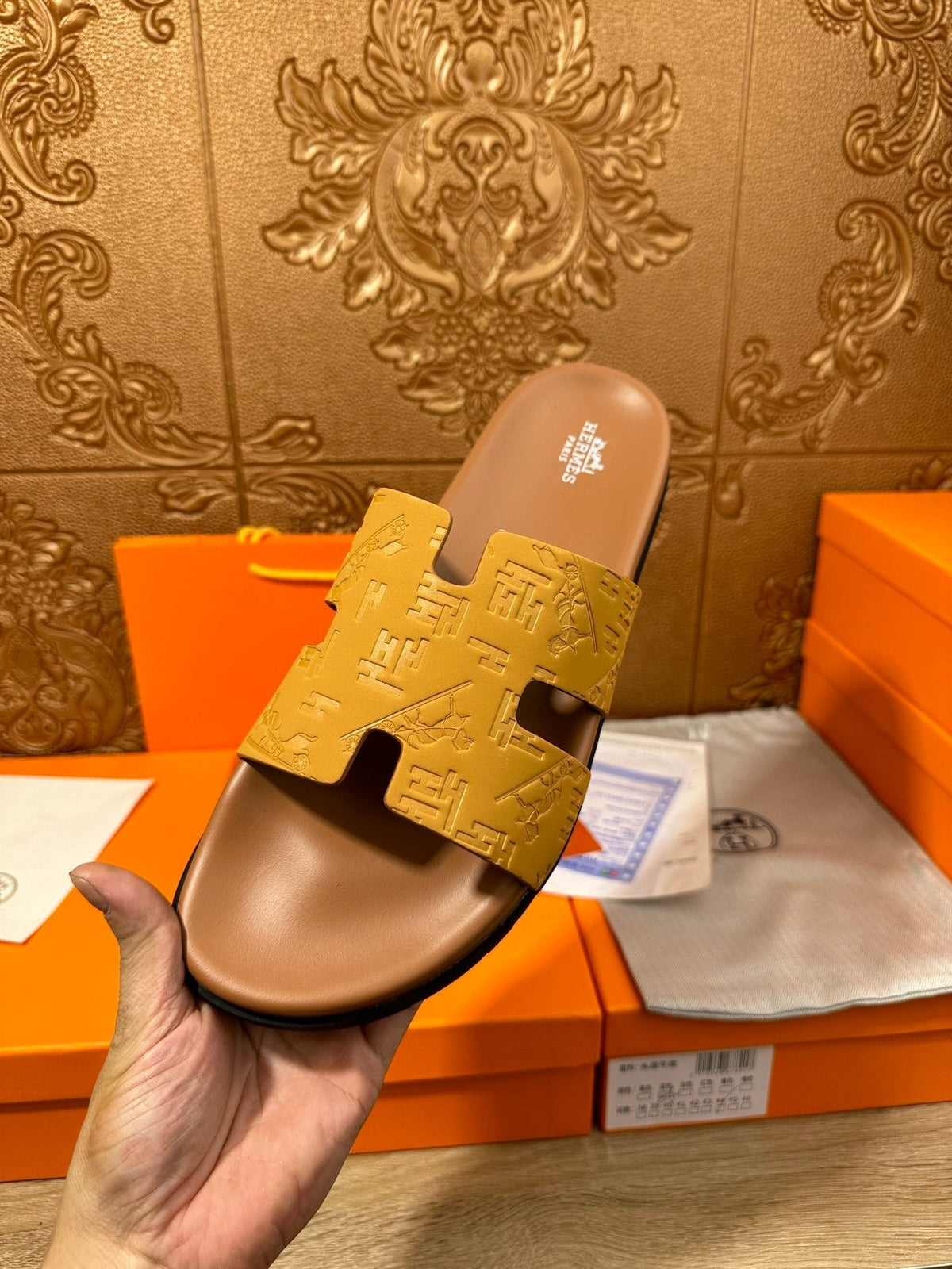 HM IZMIR SLIPPER SAFFRON CALFSKIN