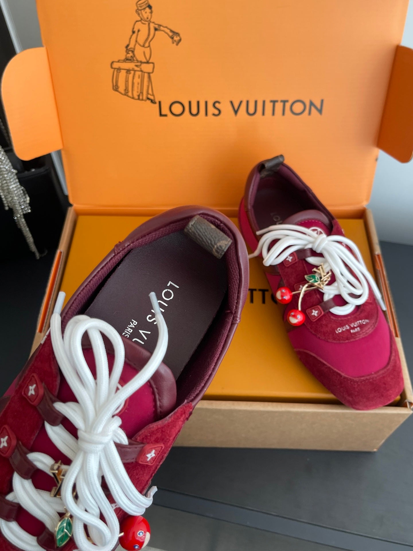 LV 26ss Ballet Sneakers Berry Red Suede 631490
