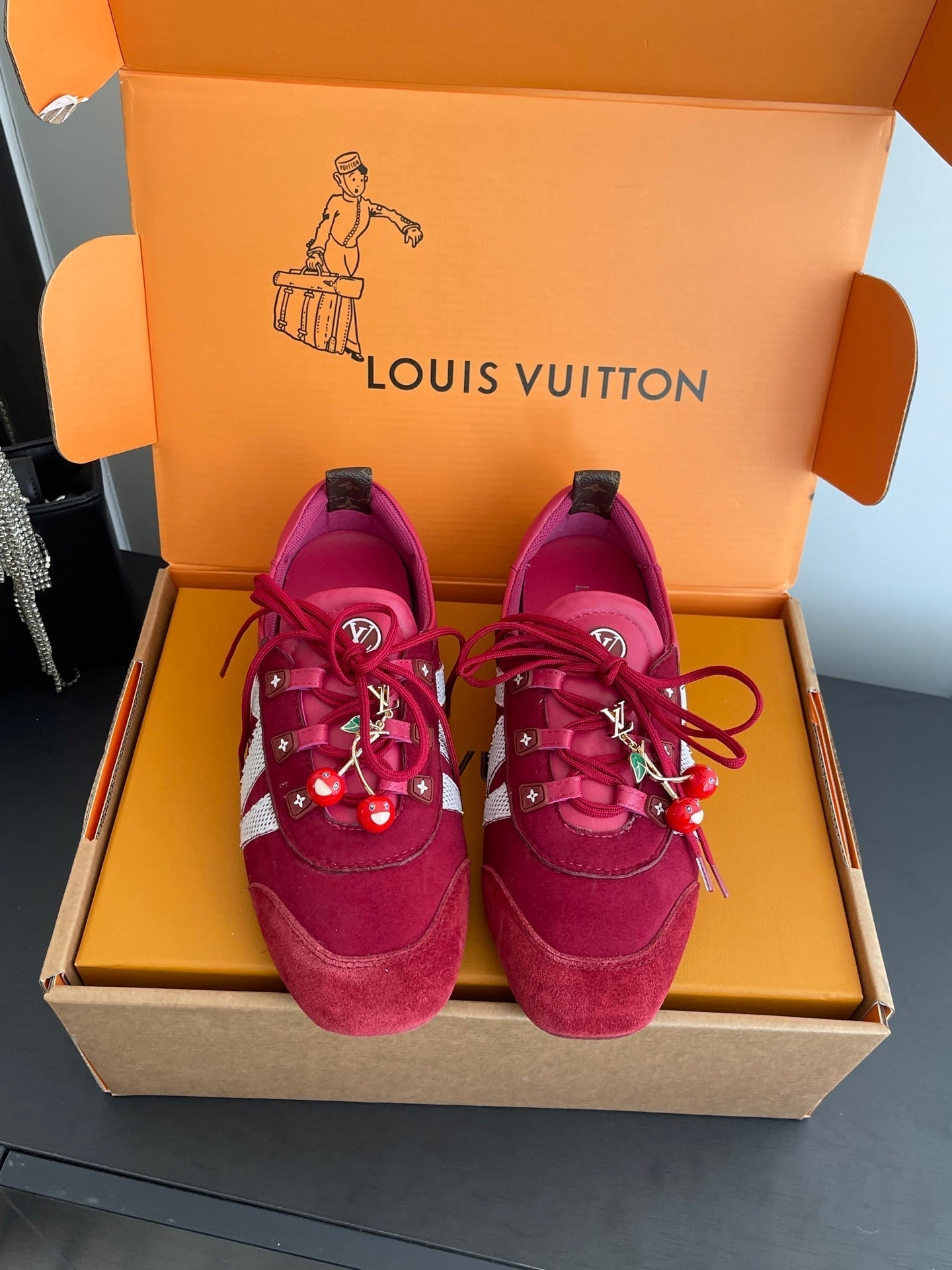 LV 26ss Ballet Sneakers Raspberry Red Velvet 631492