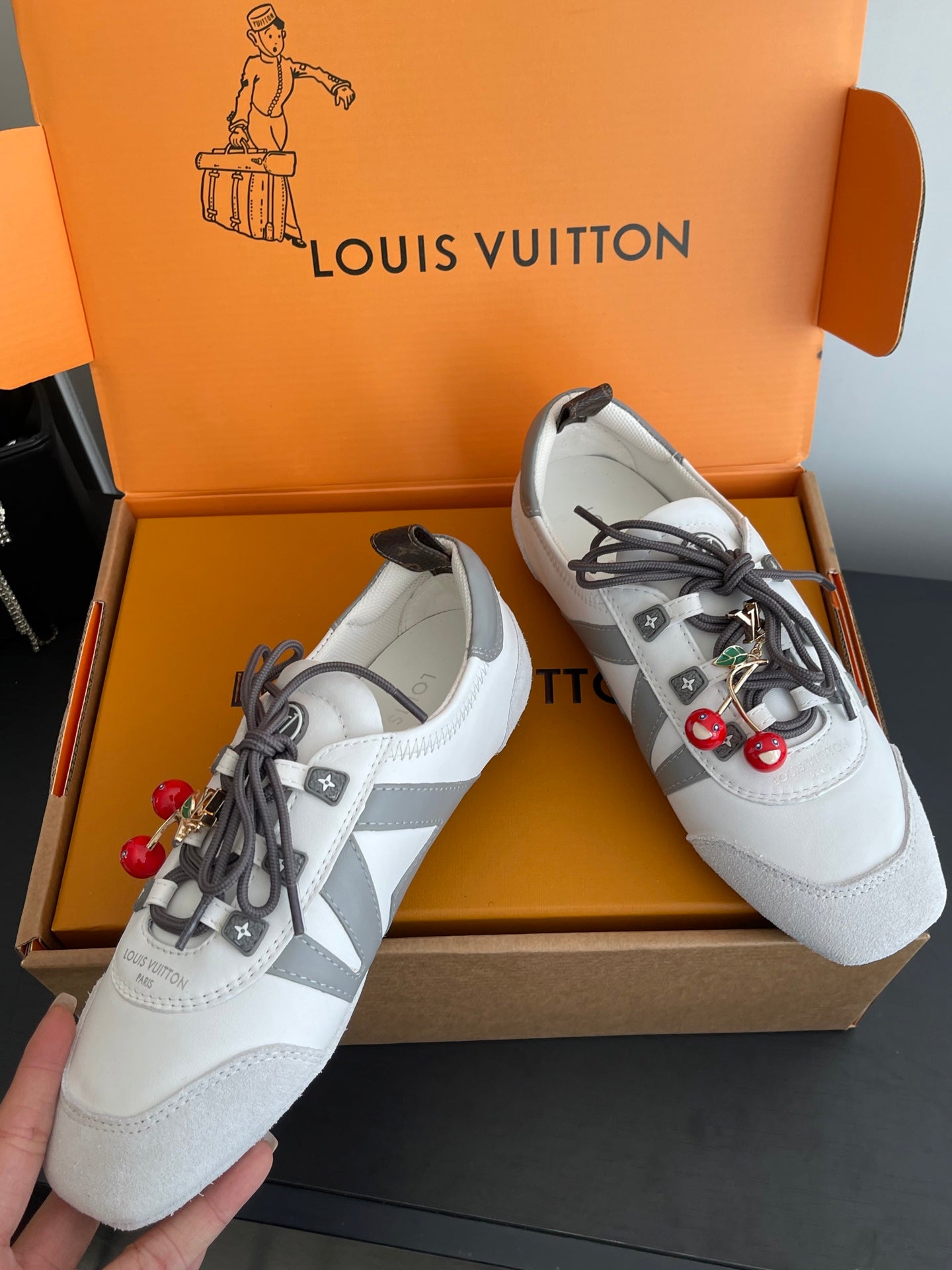 LV 26ss Ballet Sneakers White Gray Cowhide Suede 631495