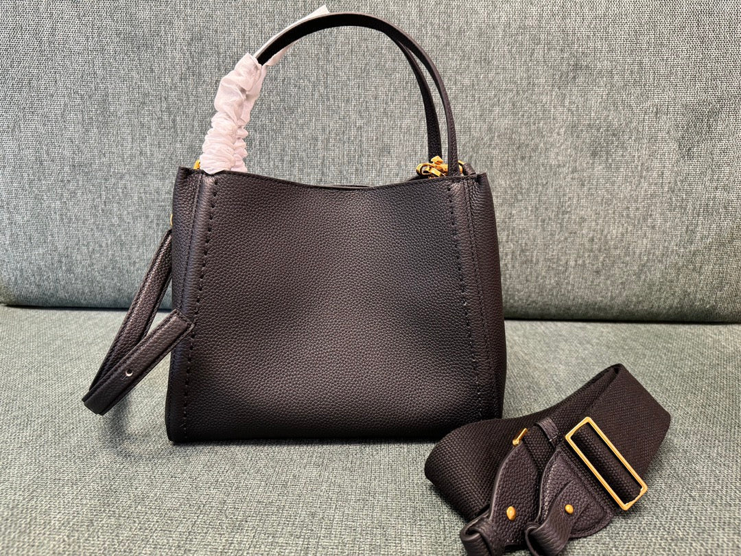 VALENTINO small handbag black calfskin 538531