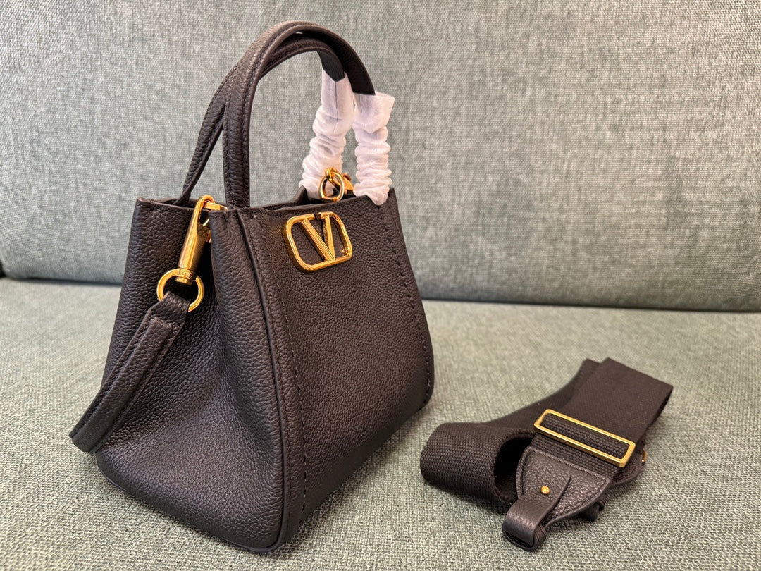 VALENTINO small 19 handbag black calfskin 538538