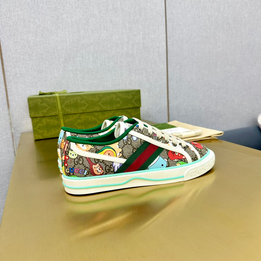 GG TENNIS 1977 TRAINER CANVAS WITH ANIMALS MOTIF