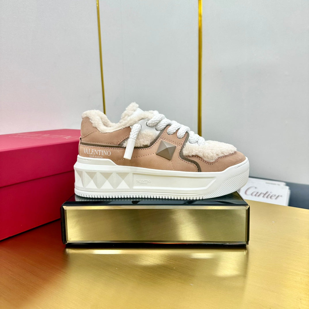 One Stud Xl Trainer 65mm In Dark Beige Mix White Suede Lined With Wool Fleece 994612