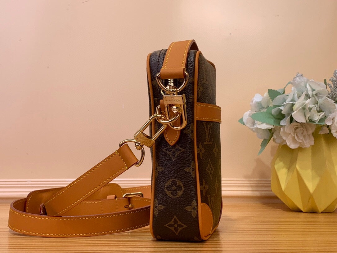 LV Danube Bd Brown Monogram Canvas 205330