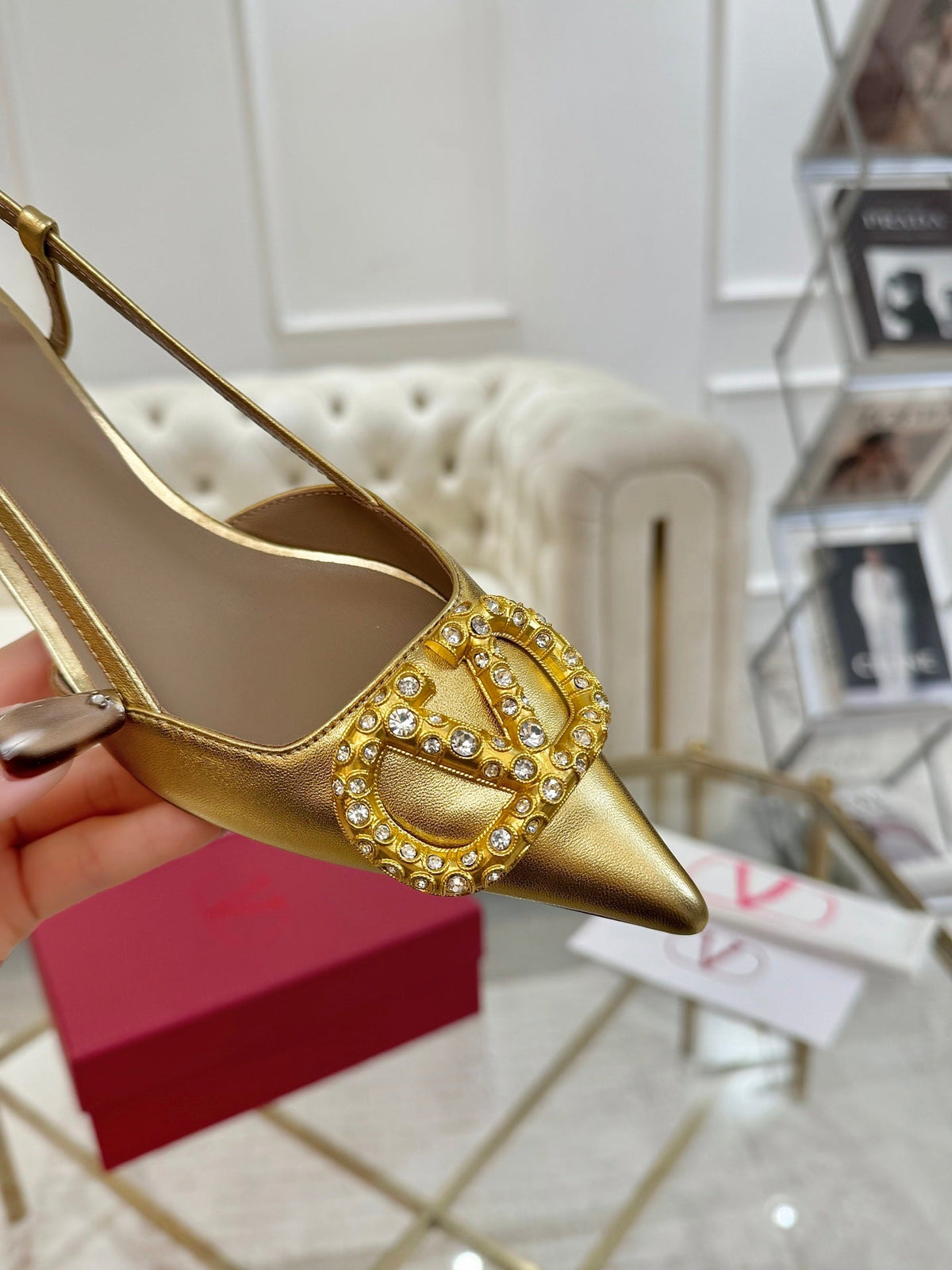 VT Vlogo Signature Gold Slingback Cowhide 342233