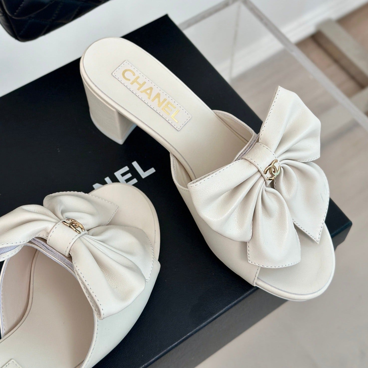 cc big bow sandal 60 white lambskin