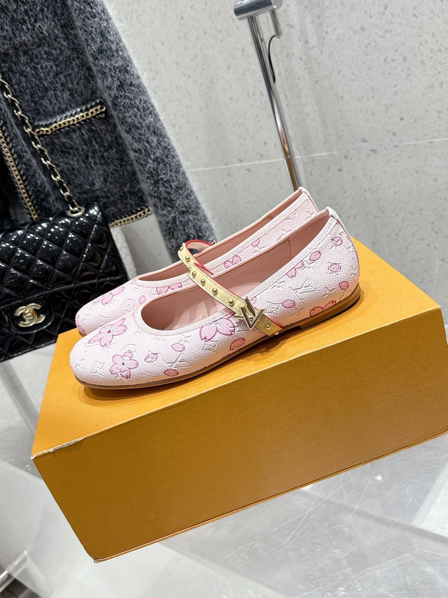 LV 26s Ballet Flats Light Pink Monogram Leather  610840