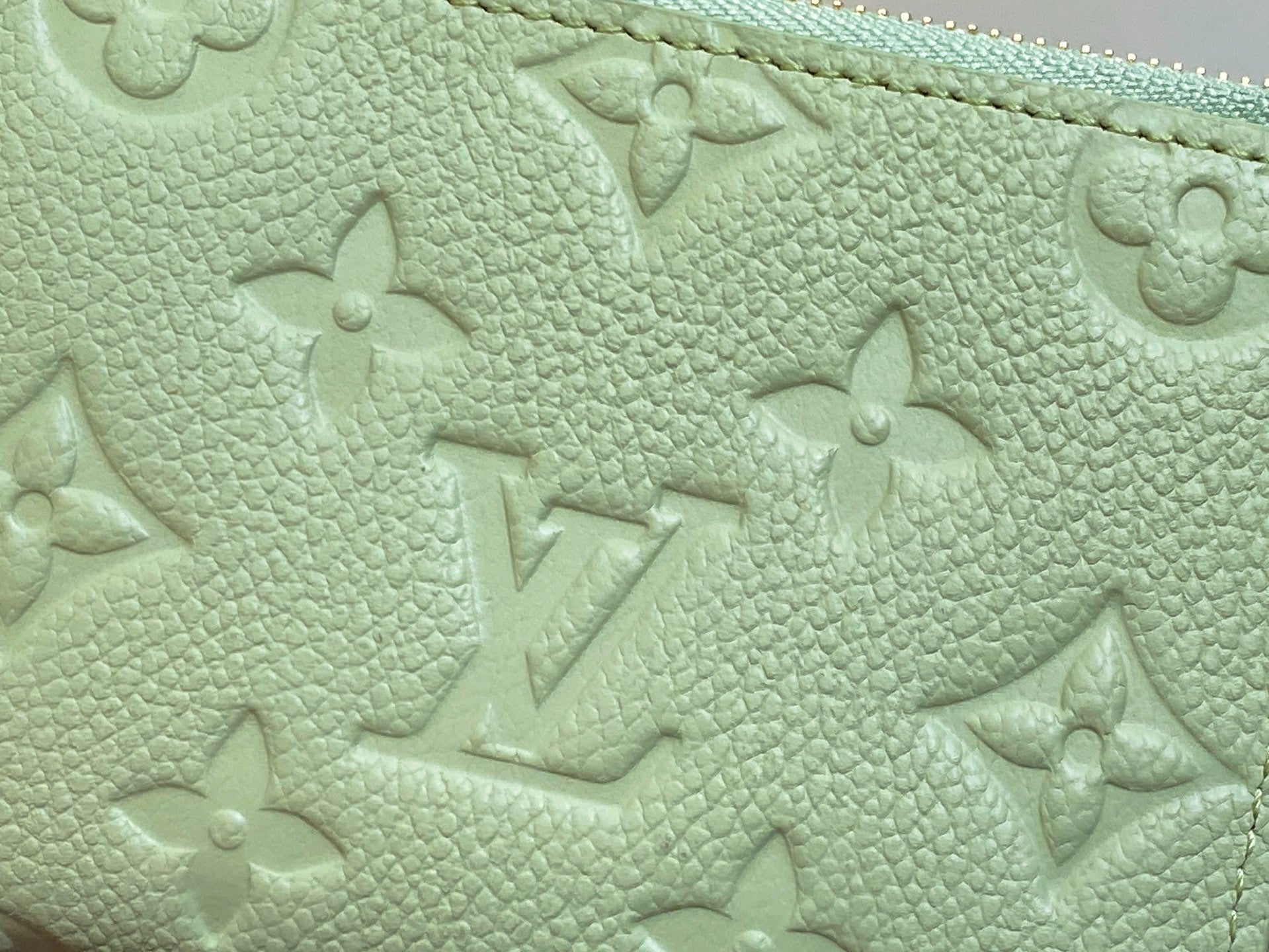 LV x TM Portfolio Lisa Wallet Green Gold Leather 329882