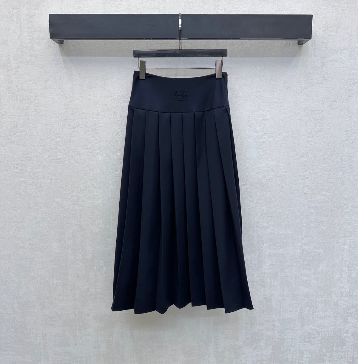 Miumiu 2026 Leather-buckled Pleated Midi Skirt Navy Blue Cotton 356069