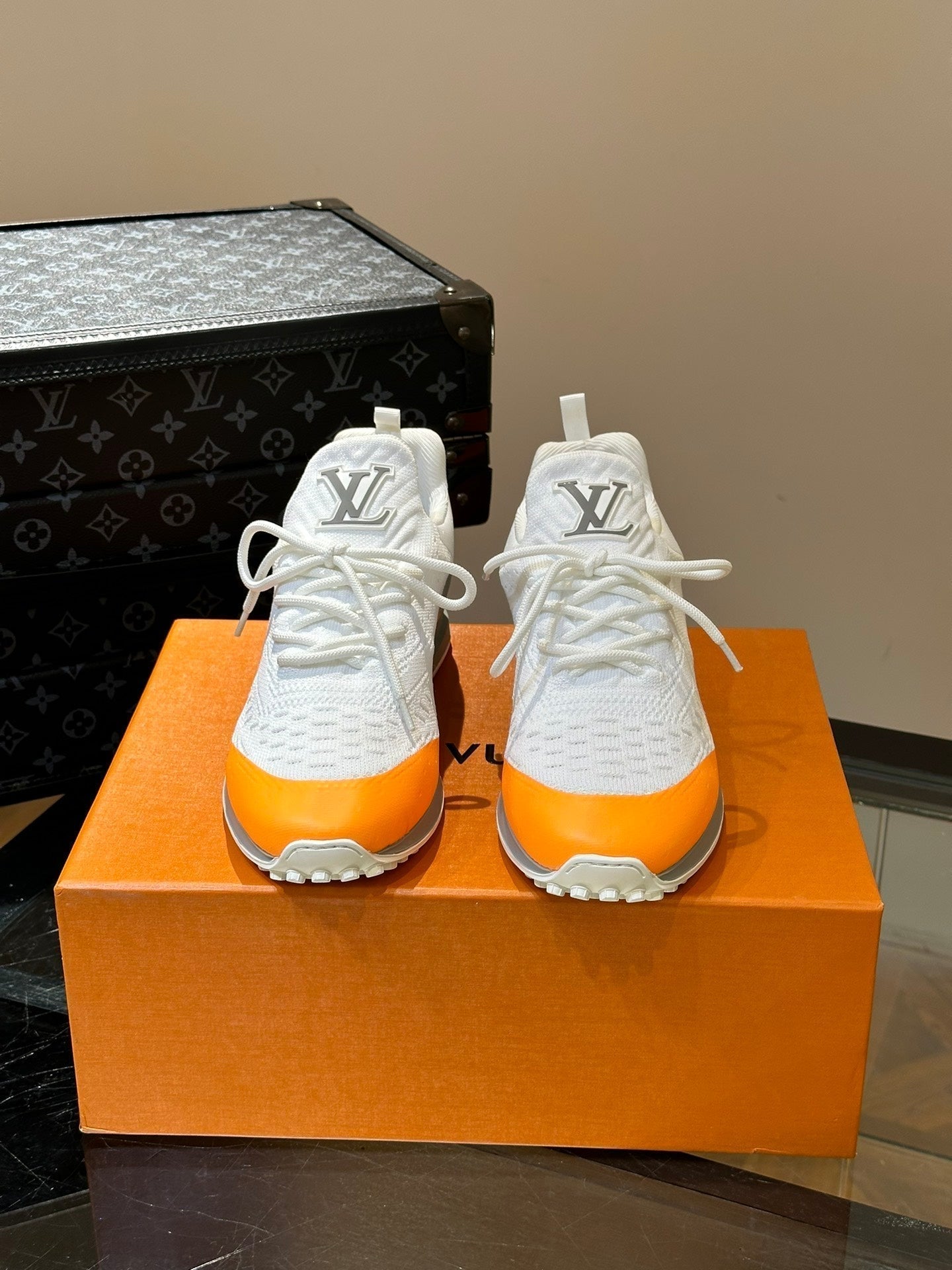 LV SNEAKERS IN GREY MIX WHITE MIX ORANGE CALFSKIN AND FABRIC BREATHABLE