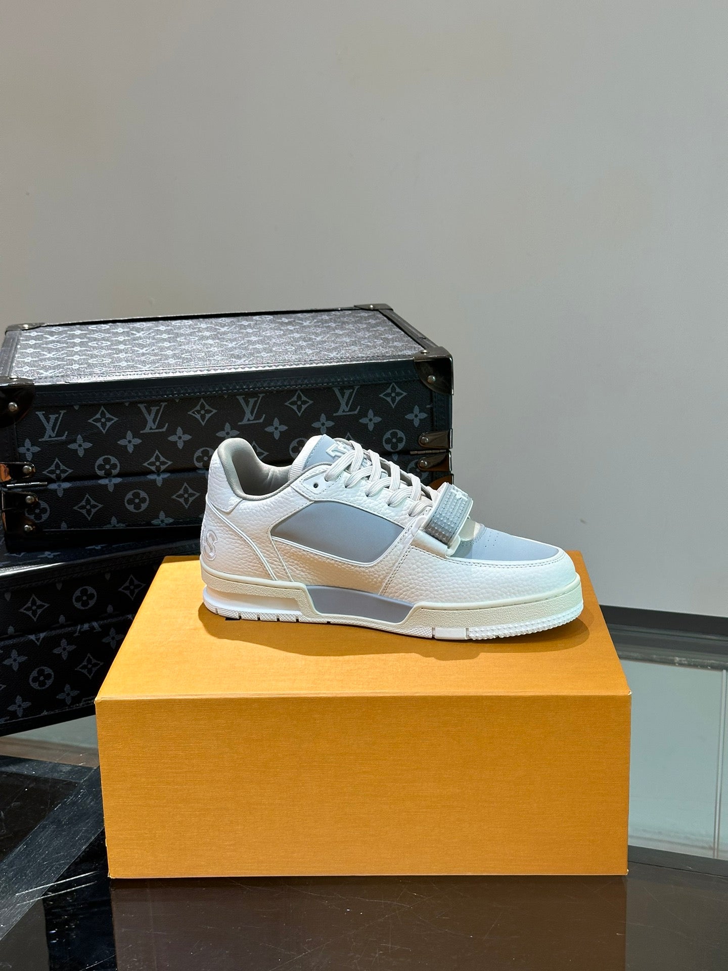 LV TRAINER SNEAKERS IN WHITE CALFSKIN AND LIGHT BLUE SUEDE