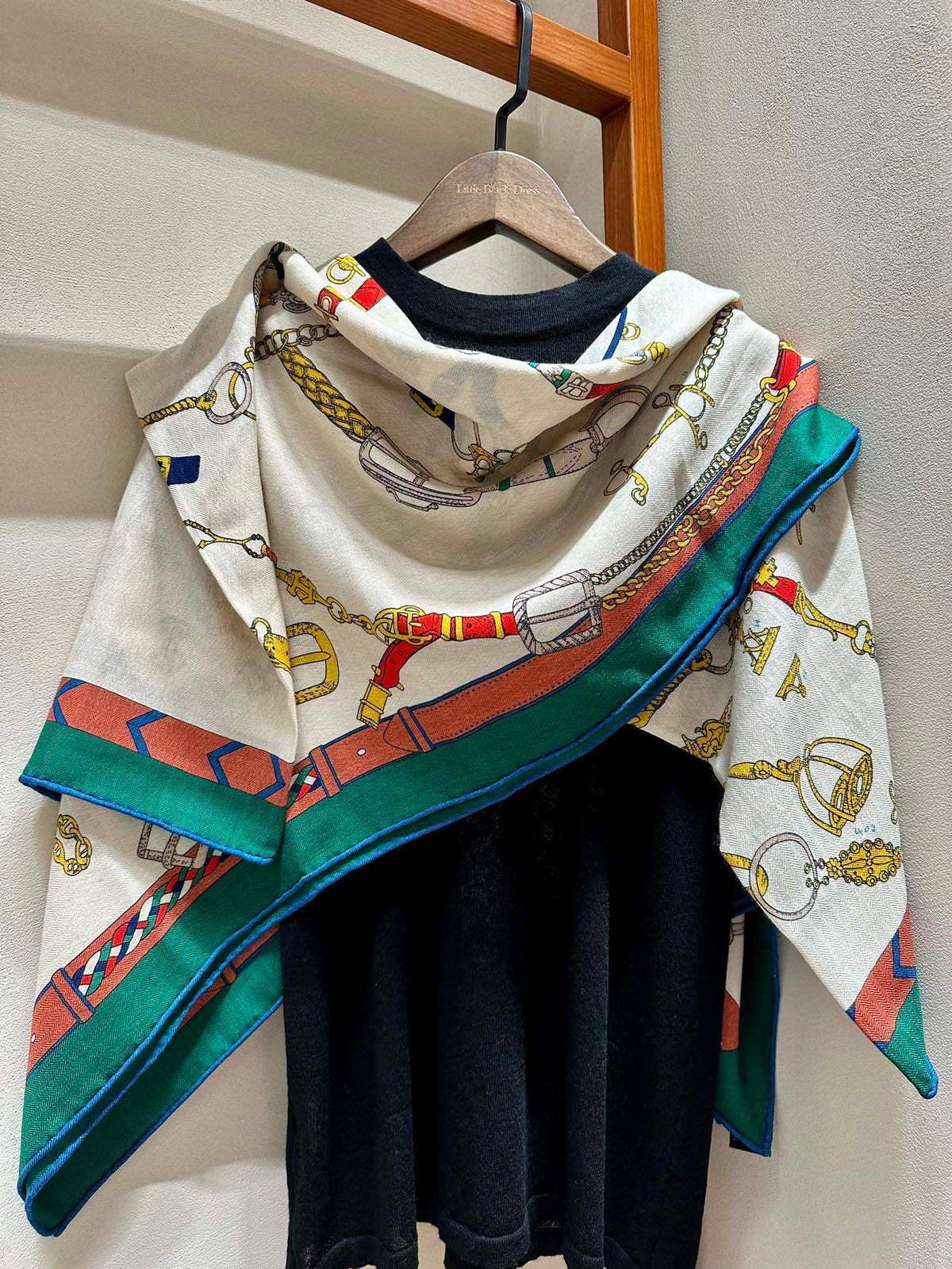 Chevaux Dechaines Shawl 135 CM IN Green Colorful Cashmere Silk 373684