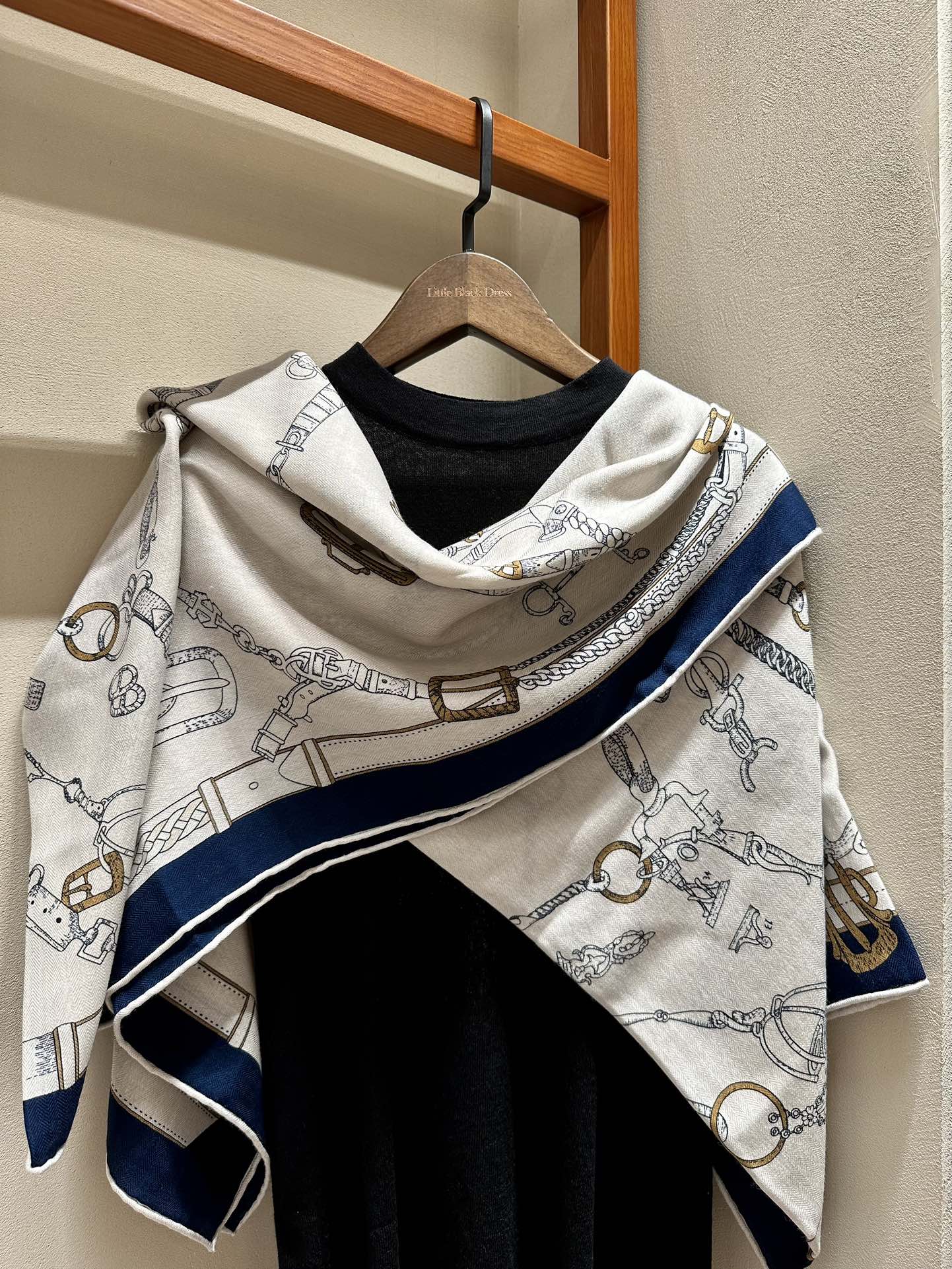 Chevaux Dechaines Shawl 135 CM IN Blue Purple Colorful Cashmere Silk 373687