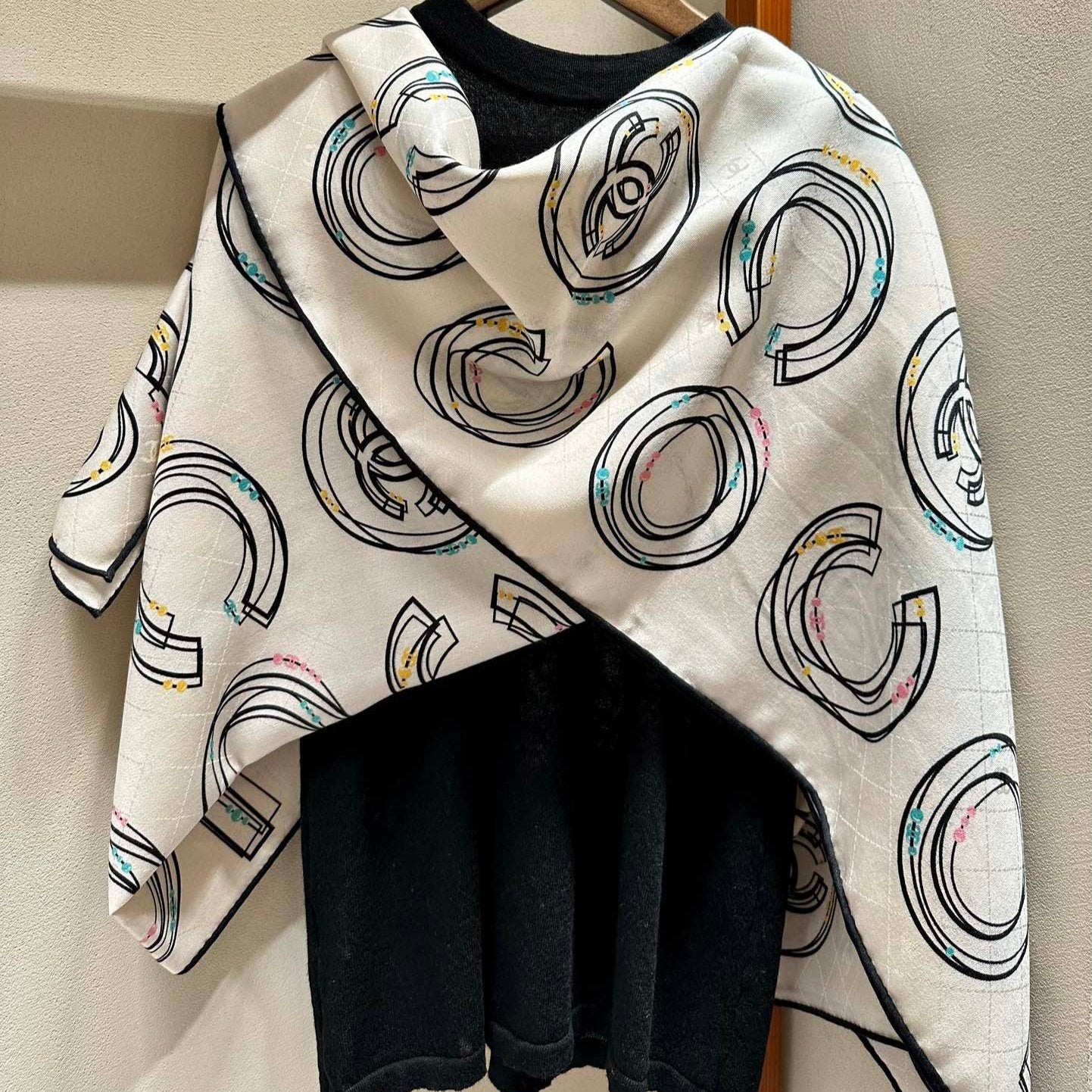 CC Square Scarf 140 CM In White Silk Cashmere 420130
