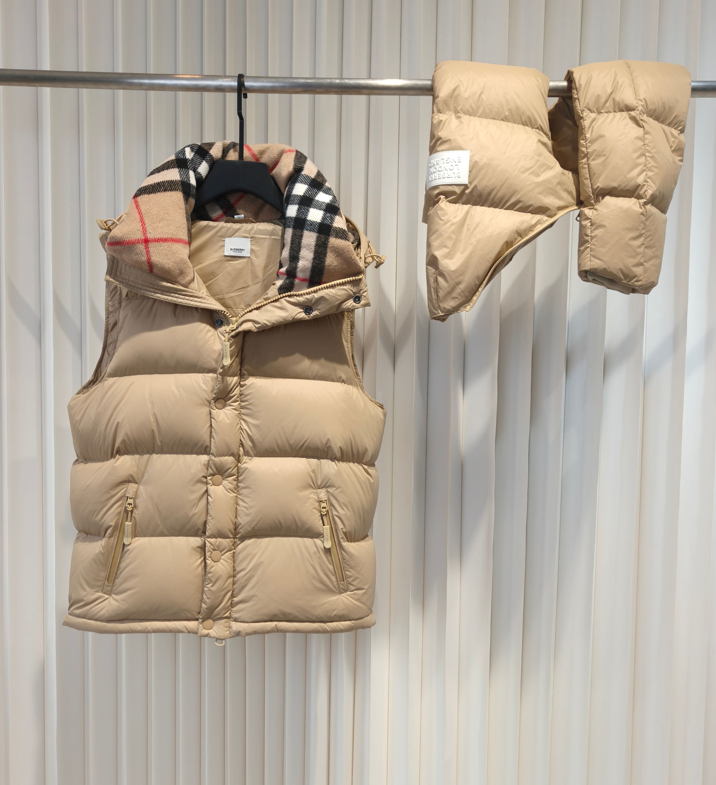 Bur 25 Down Jackets Beige Polyester 292542