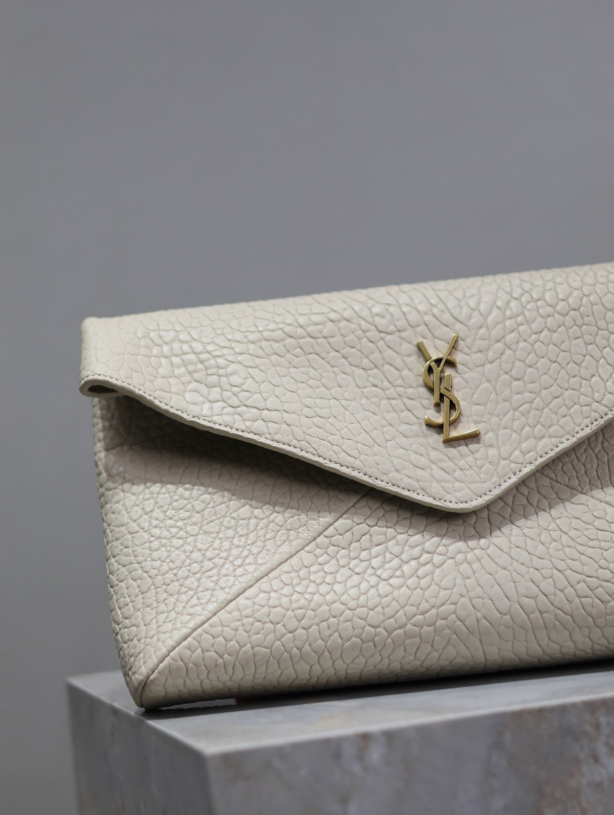 YSL WHITE LAMBSKIN CLUTCH  225388