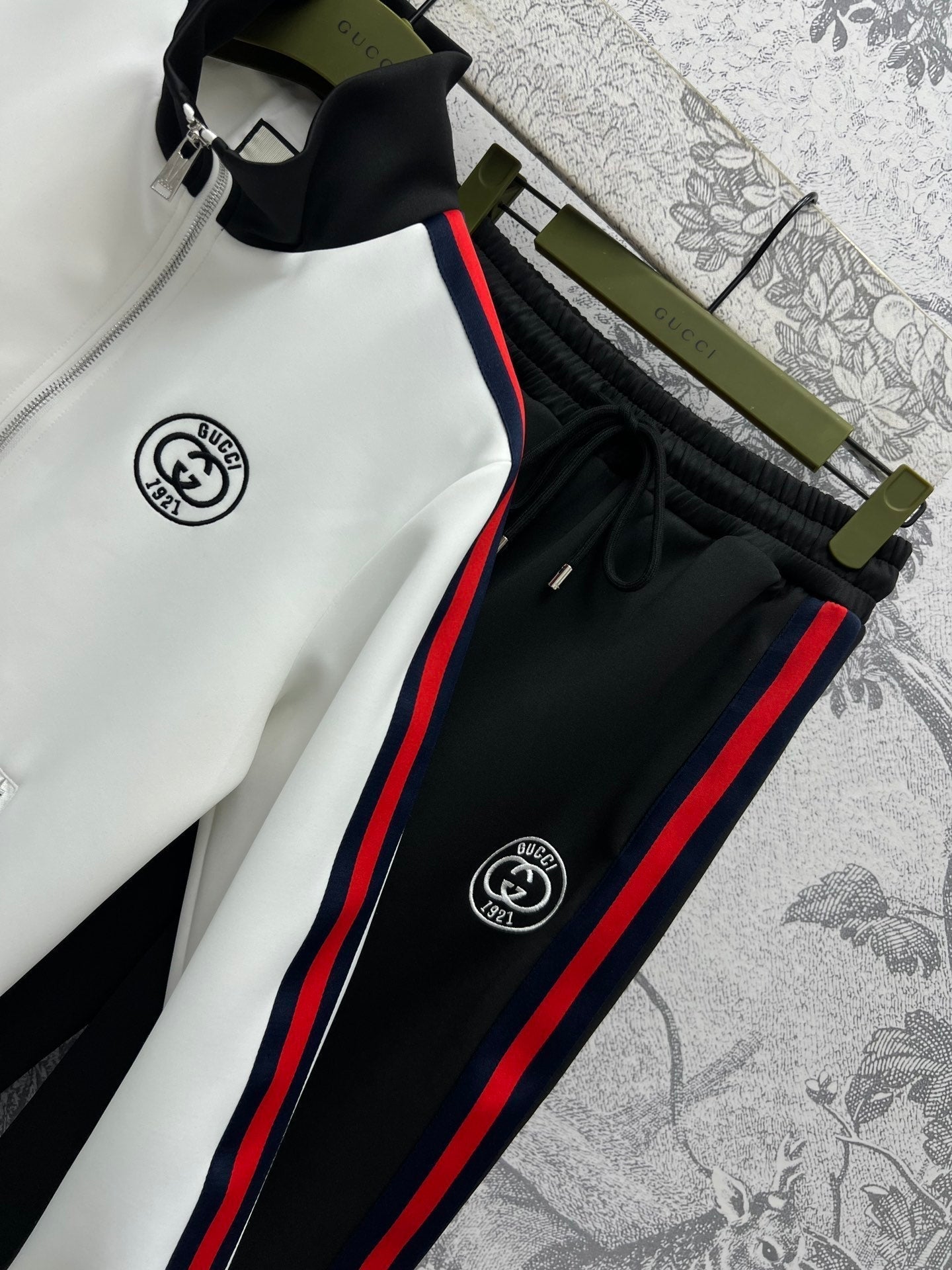Gucci 25 Sport Suit Black White Acetate