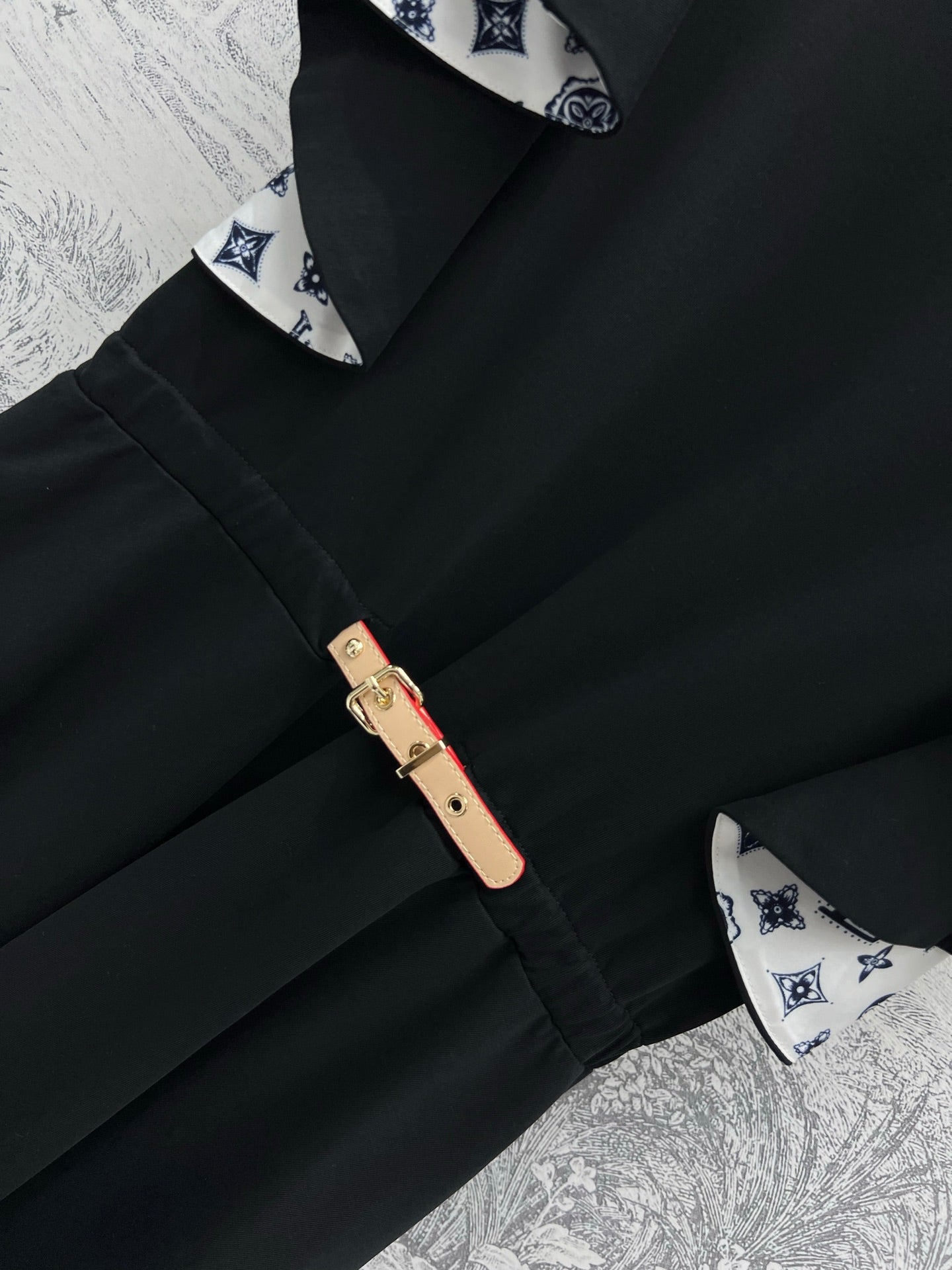 LV 25 Lotus Leaf Short Sleeve Dress Black Cotton