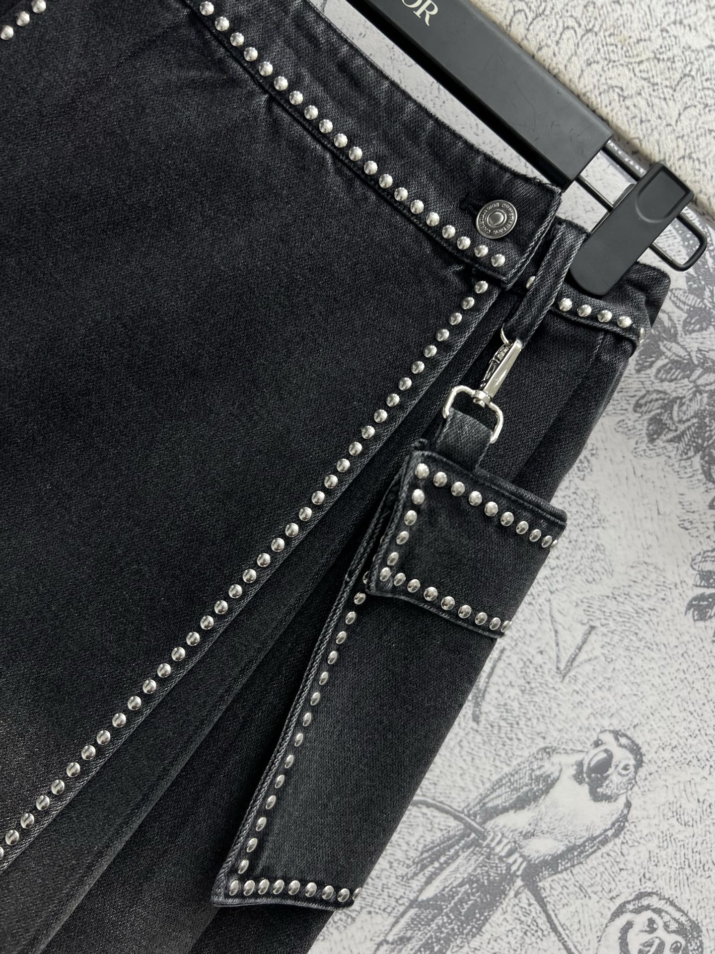 CD 25 Color Gradient Pleated Skirt Black Cotton