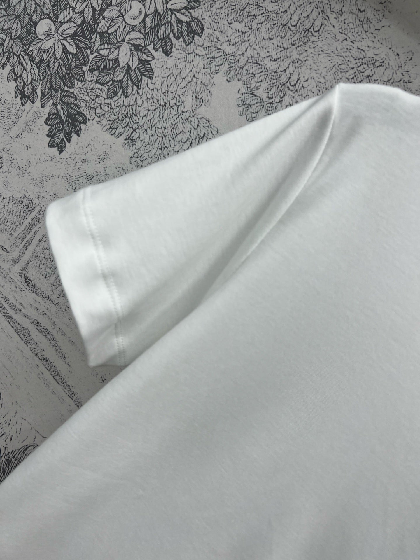 LV 25 Short-Sleeved T-shirt Back Logo Print White Cotton