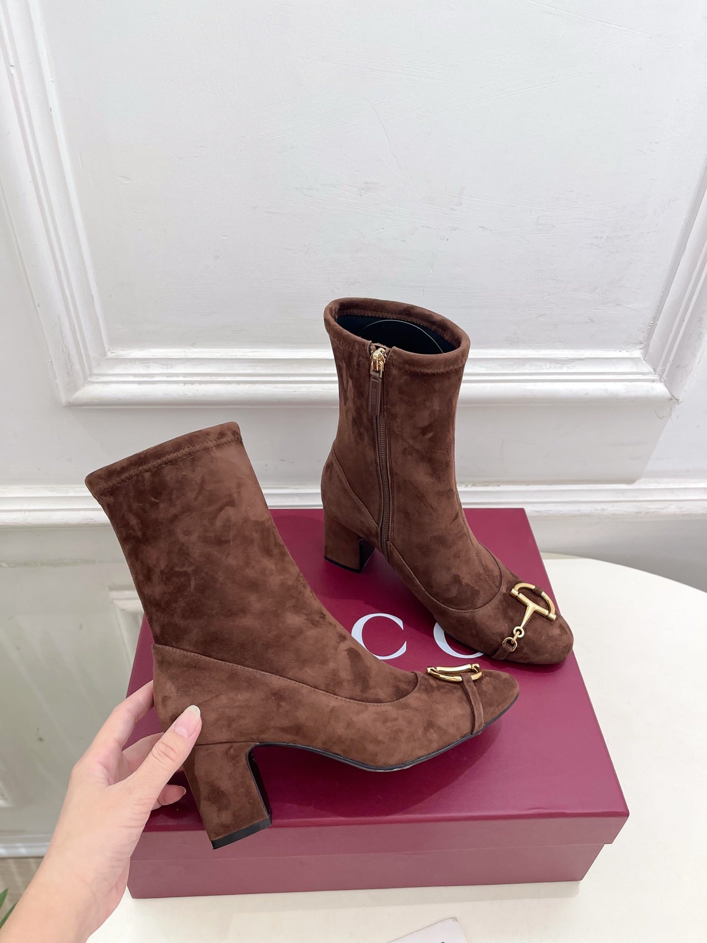 GG half-D chain buckle  ankle boots brown suede 536055